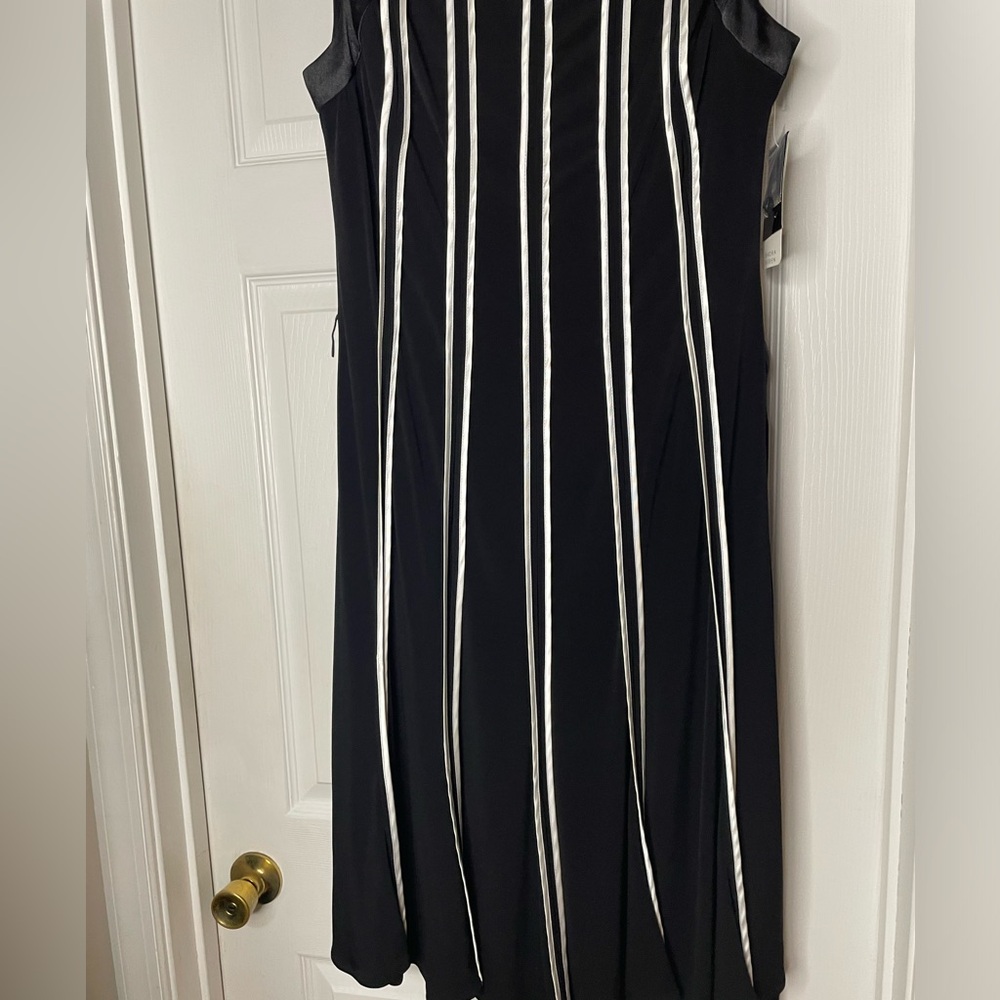 Sandra Darden Dress - Picture 5 of 11